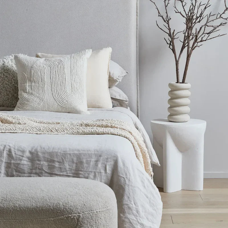 Fuentes Side table